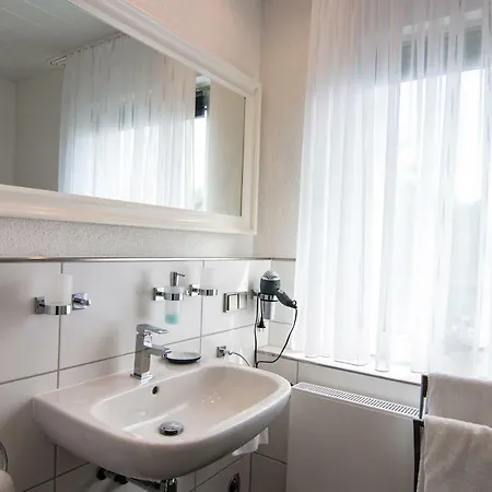 Konukevi Haus Talblick Edersee